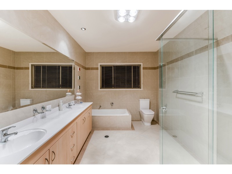 14 Crusade Court, Coomera Waters QLD 4209