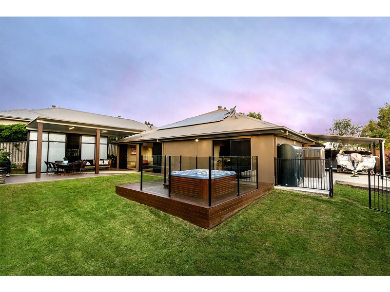 9 Freya Circuit, Coomera Waters QLD 4209