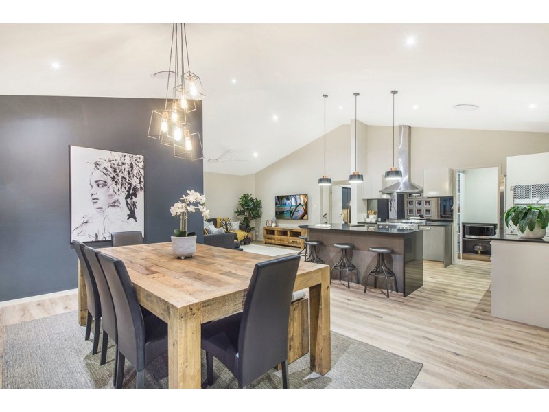 16 Kimberley Creek Road, Upper Coomera QLD 4209