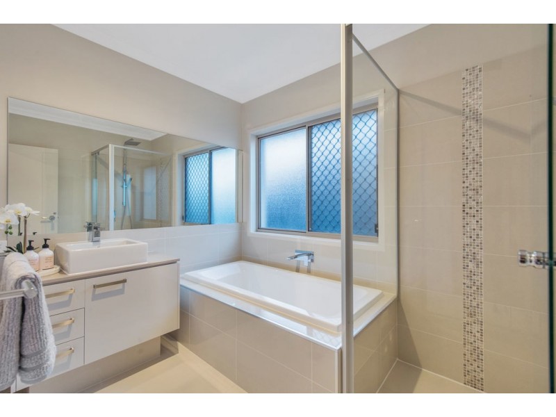 16 Kimberley Creek Road, Upper Coomera QLD 4209