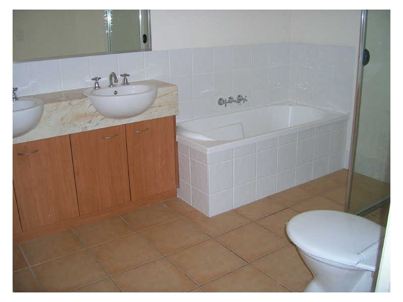 11 Rosefinch Street, Upper Coomera QLD 4209