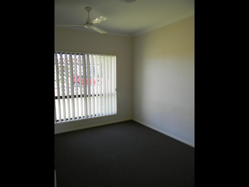 11 Rosefinch Street, Upper Coomera QLD 4209