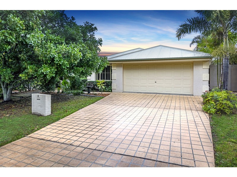 4 Kialoa Lane, Coomera Waters QLD 4209