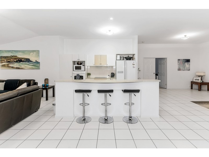 4 Kialoa Lane, Coomera Waters QLD 4209