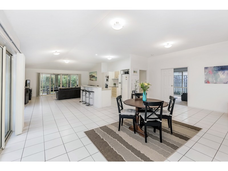4 Kialoa Lane, Coomera Waters QLD 4209