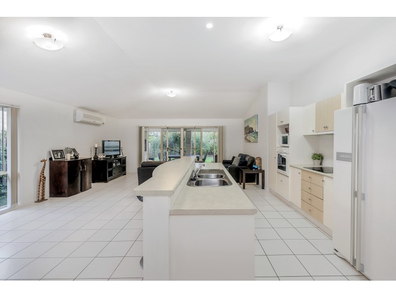 4 Kialoa Lane, Coomera Waters QLD 4209