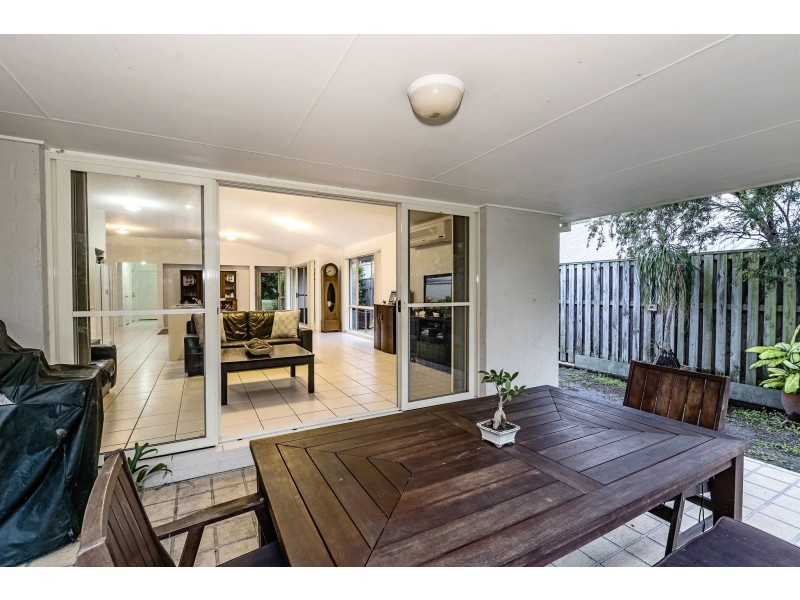 4 Kialoa Lane, Coomera Waters QLD 4209