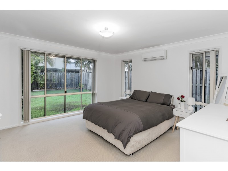 4 Kialoa Lane, Coomera Waters QLD 4209