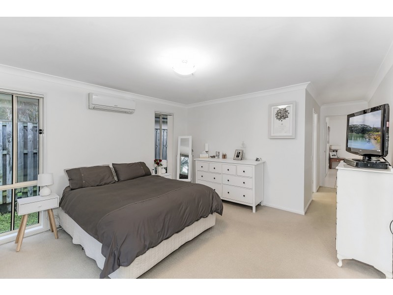 4 Kialoa Lane, Coomera Waters QLD 4209