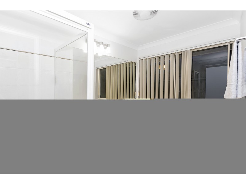 4 Kialoa Lane, Coomera Waters QLD 4209