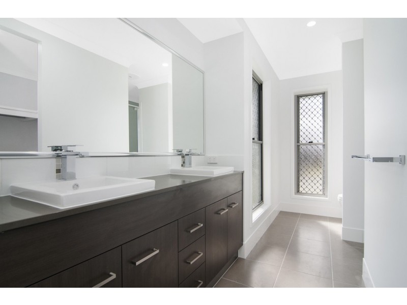 2 Cress Court, Pimpama QLD 4209