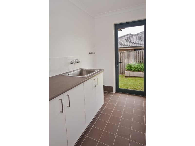 1/4 Greg Link, Upper Coomera QLD 4209