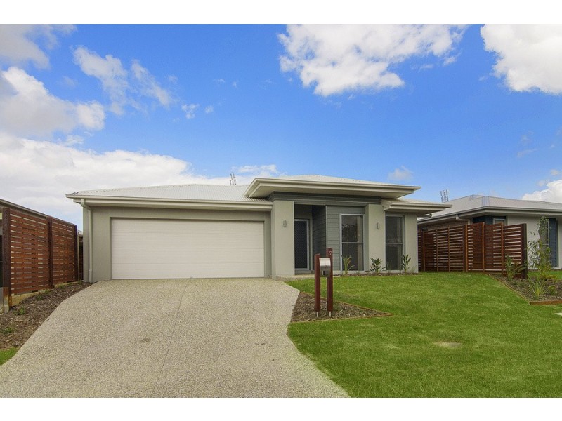 9 Crinum Circuit, Coomera QLD 4209