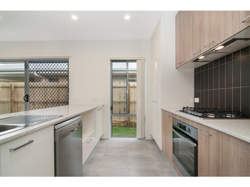 9 Crinum Circuit, Coomera QLD 4209