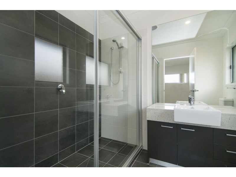 9 Crinum Circuit, Coomera QLD 4209