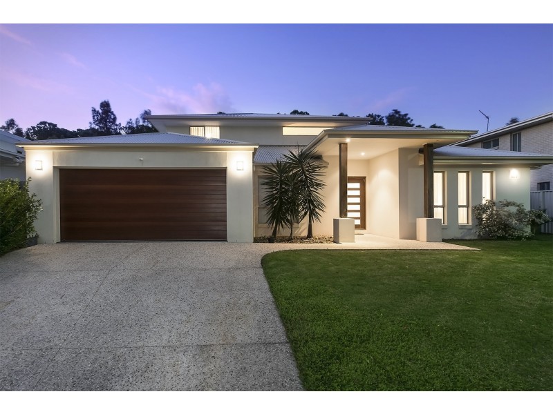 10 Rhodium Crescent, Hope Island QLD 4212