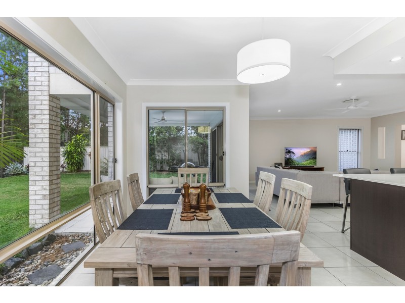 10 Rhodium Crescent, Hope Island QLD 4212