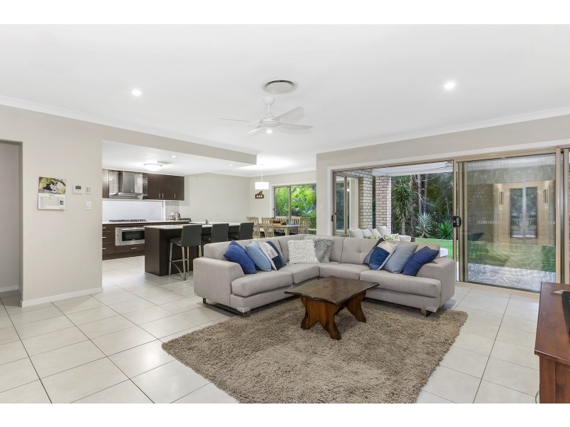 10 Rhodium Crescent, Hope Island QLD 4212