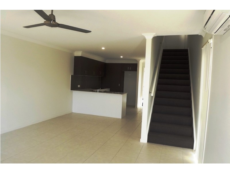 10/4 Rhiana Street, Pimpama QLD 4209