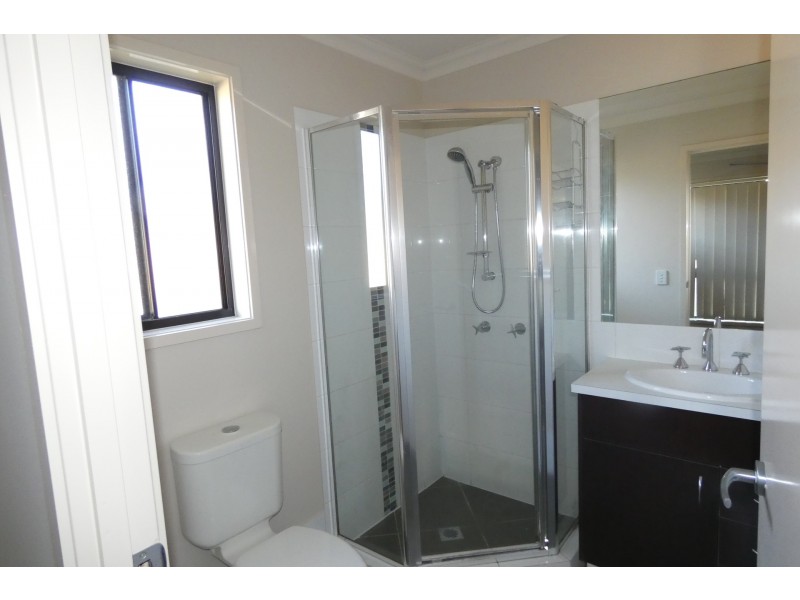 10 Armani Avenue, Pimpama QLD 4209