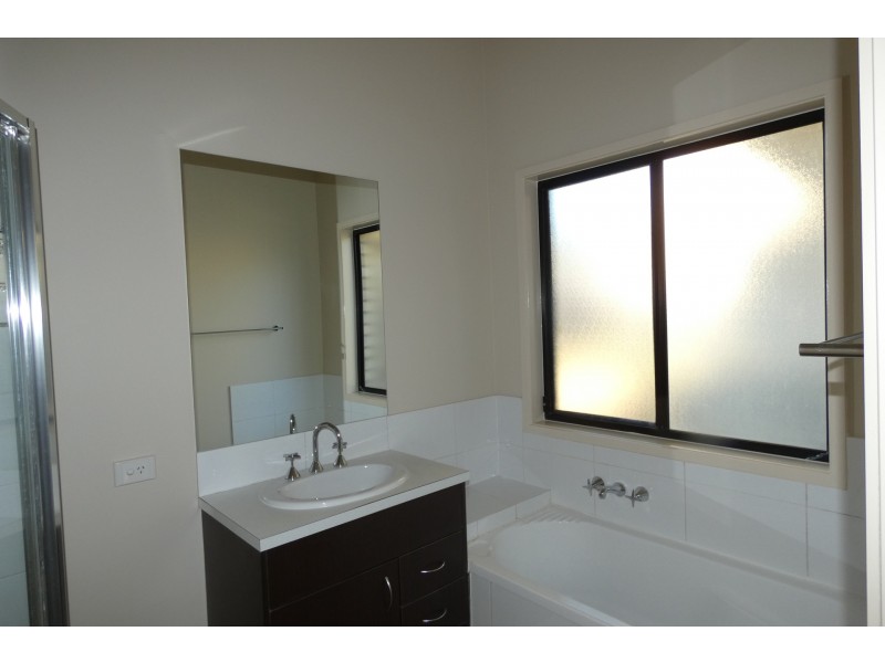 10 Armani Avenue, Pimpama QLD 4209