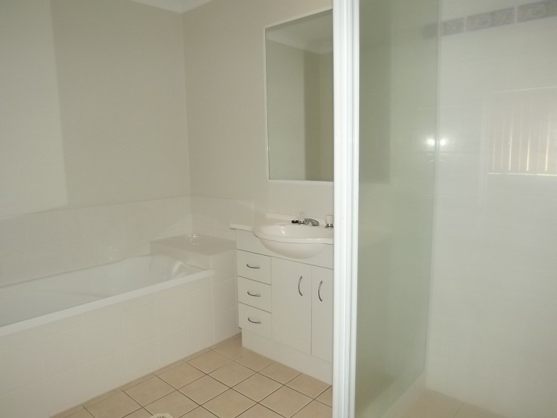 1/46 Bushgum Crescent, Upper Coomera QLD 4209