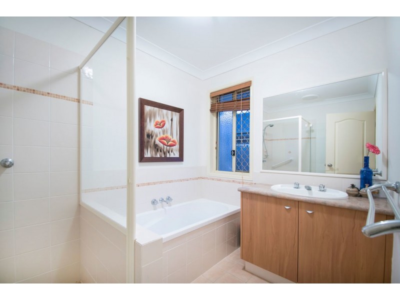 40 Roseapple Circuit, Oxenford QLD 4210