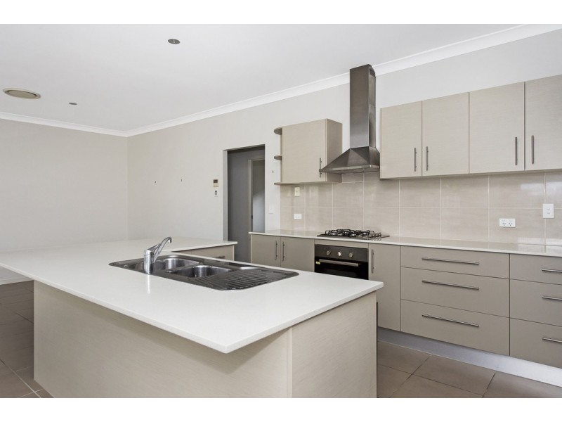 2 Coach Way, Upper Coomera QLD 4209