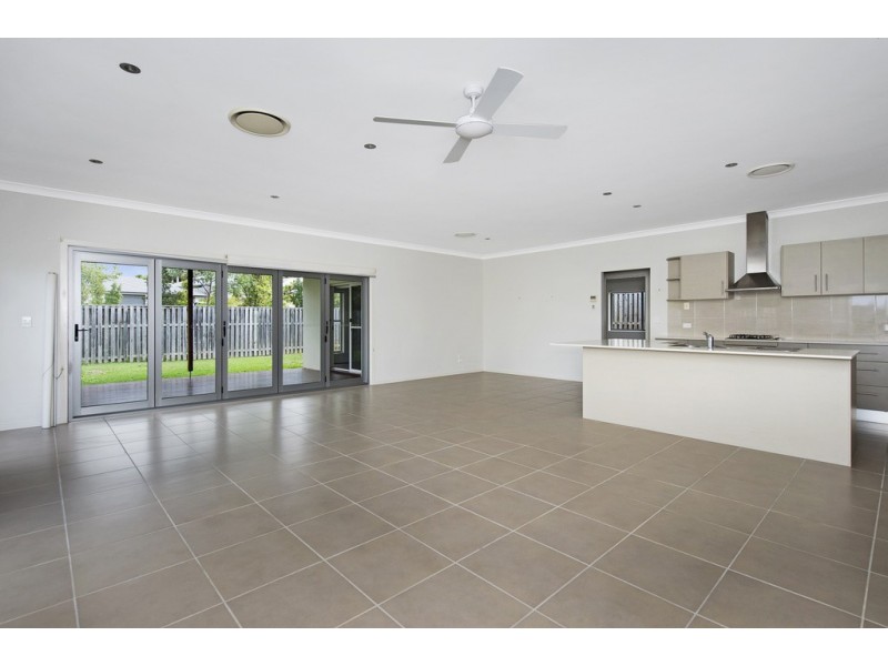 2 Coach Way, Upper Coomera QLD 4209