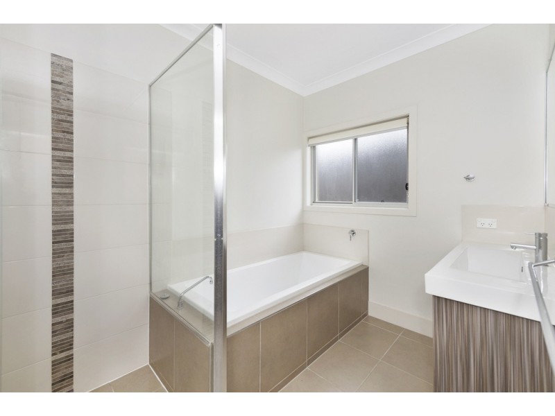 2 Coach Way, Upper Coomera QLD 4209