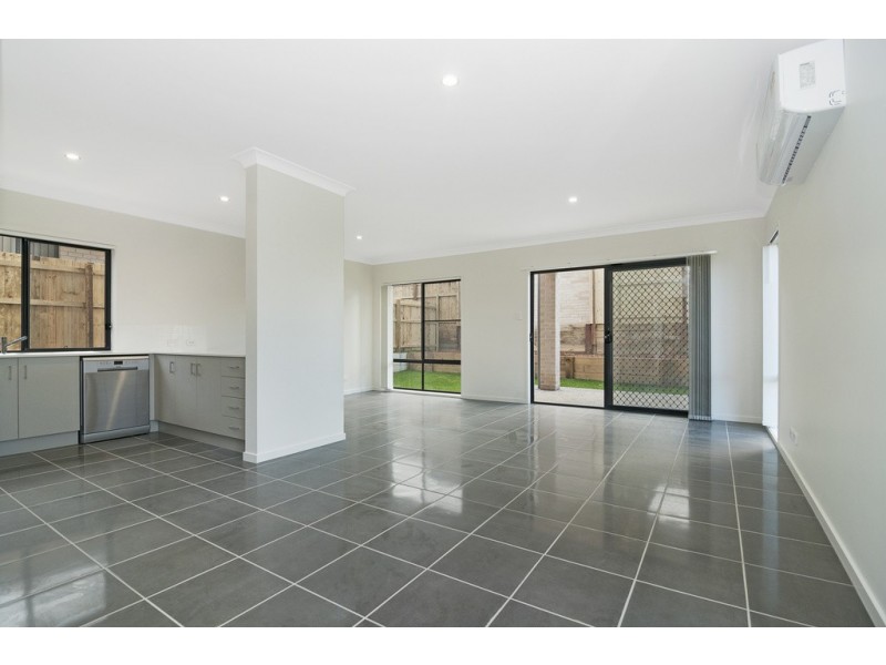 8 Tribeca Circuit, Coomera QLD 4209