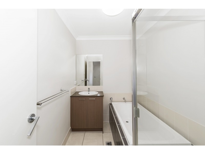 8 Alexa Rise, Upper Coomera QLD 4209