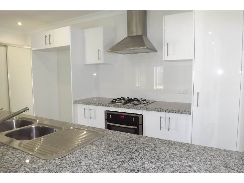 9 Winchester Crescent, Pimpama QLD 4209