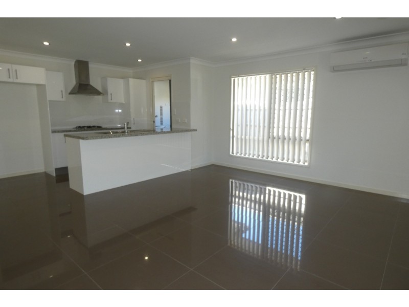 9 Winchester Crescent, Pimpama QLD 4209