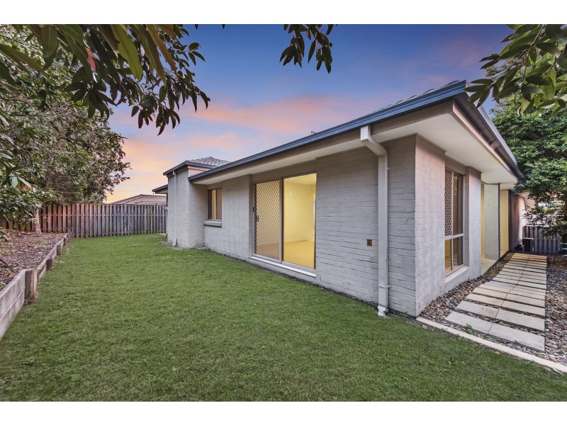 8 Starush Court, Upper Coomera QLD 4209