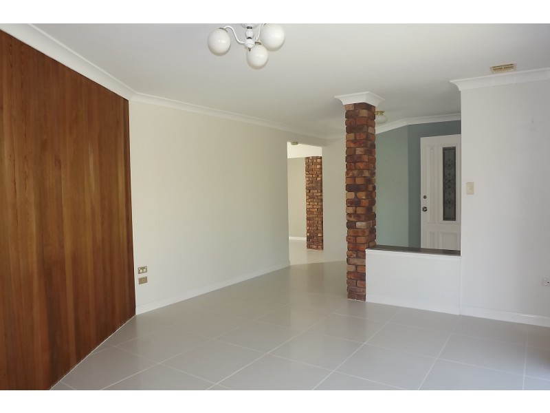 4 Wattle Glen Place, Robina QLD 4226