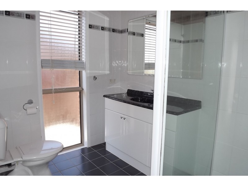 4 Wattle Glen Place, Robina QLD 4226