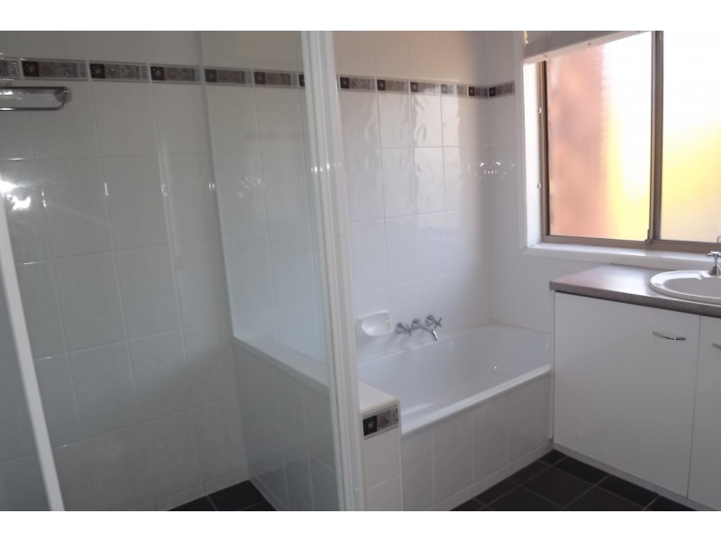 4 Wattle Glen Place, Robina QLD 4226