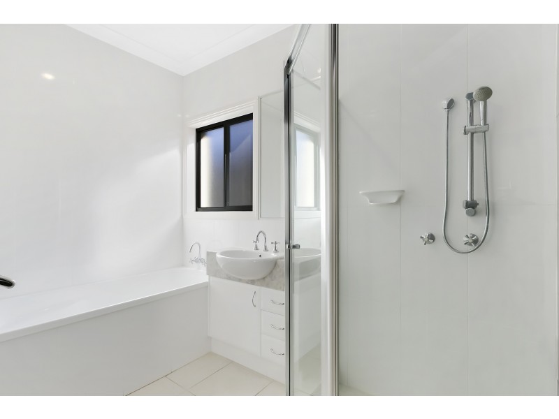 3 Ceil Circuit, Coomera Waters QLD 4209
