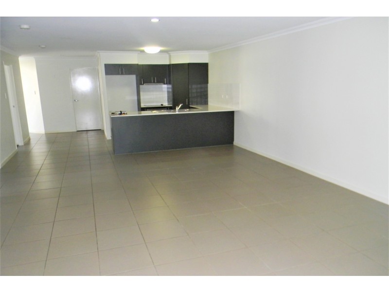 2/7 Mackenzie Street, Coomera QLD 4209
