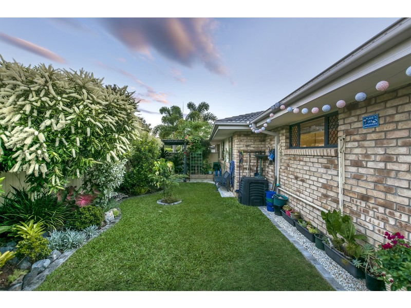 15 Cranberrie Crescent, Pimpama QLD 4209