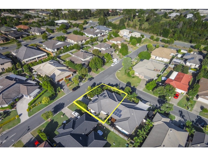 15 Cranberrie Crescent, Pimpama QLD 4209