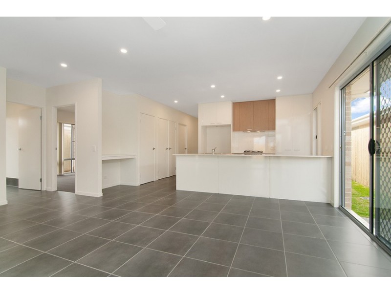 7 Crinum Circuit, Coomera QLD 4209