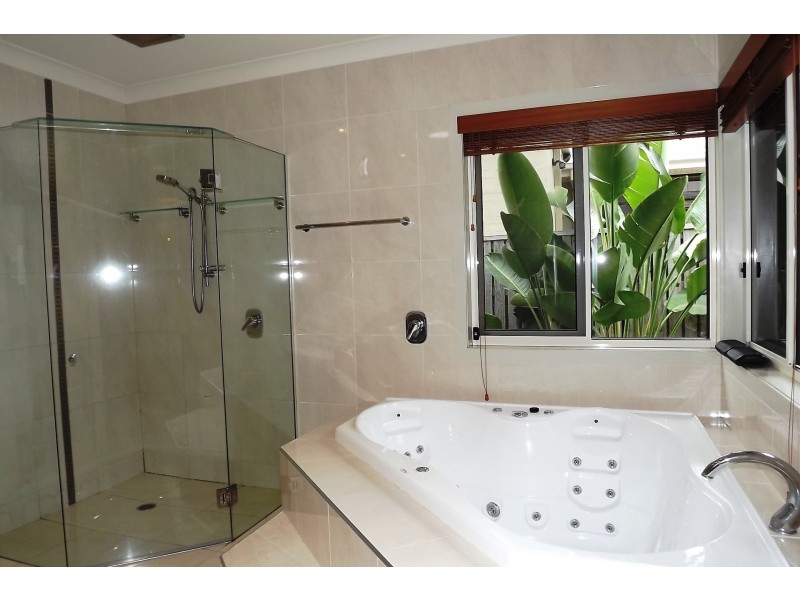 24 Ceil Circuit, Coomera Waters QLD 4209