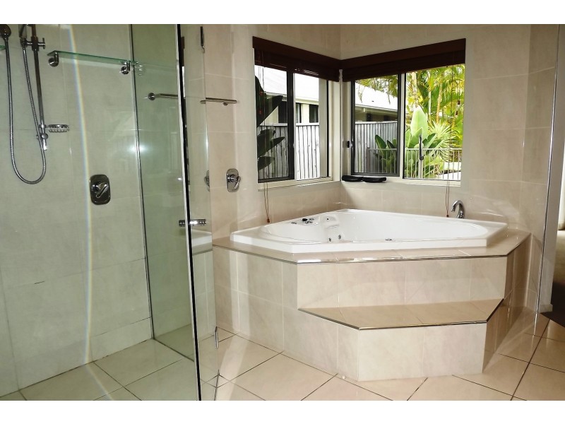 24 Ceil Circuit, Coomera Waters QLD 4209