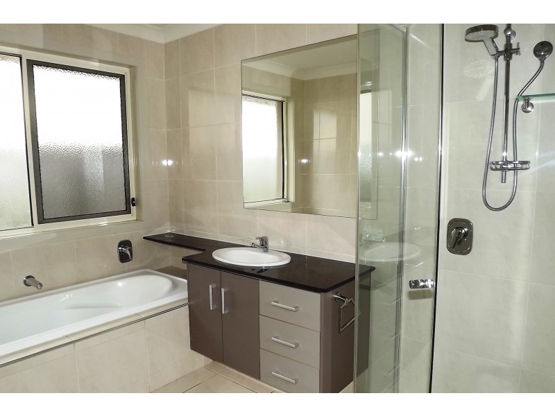 24 Ceil Circuit, Coomera Waters QLD 4209