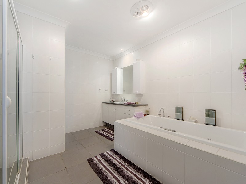 8 Pacha Close, Coomera Waters QLD 4209