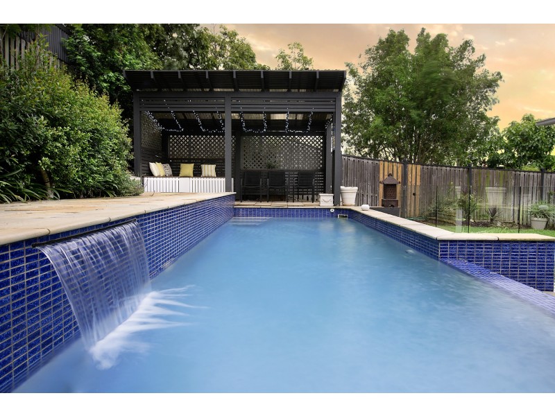 33 Buccaneer Way, Coomera Waters QLD 4209