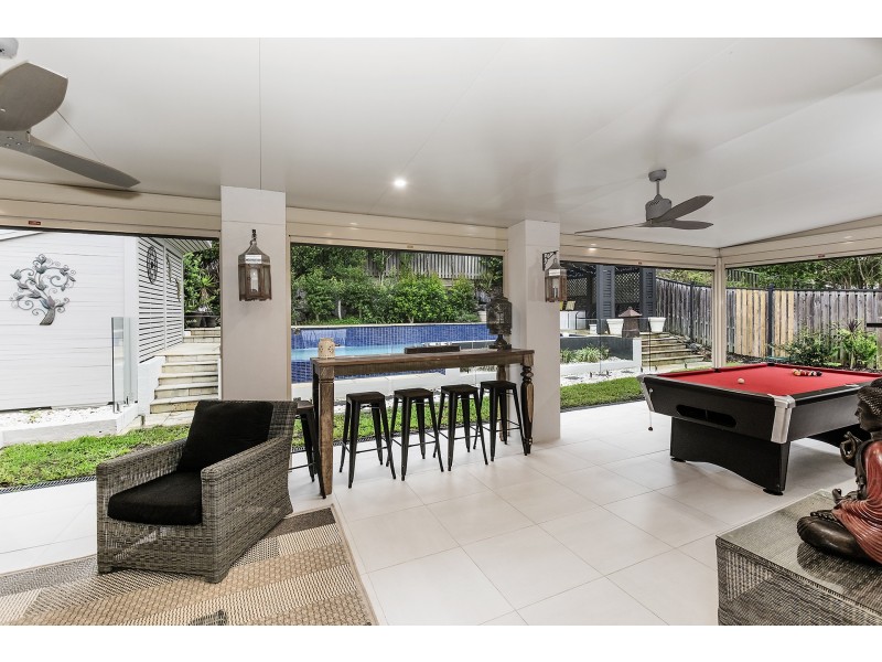 33 Buccaneer Way, Coomera Waters QLD 4209