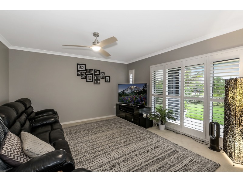 33 Buccaneer Way, Coomera Waters QLD 4209